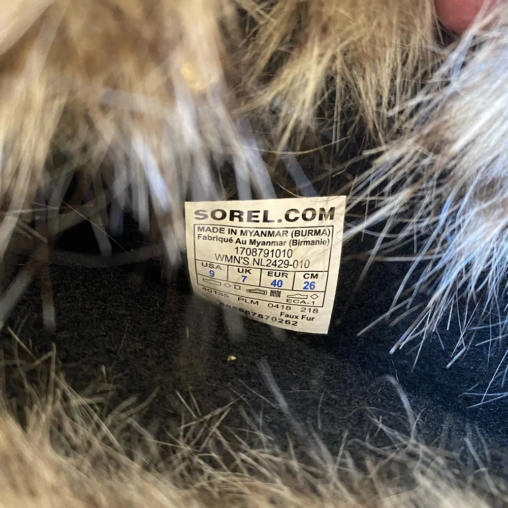 Sorel Joan of Arctic Black Waterproof Winter Boots Faux Fur Women’s 9 NWT